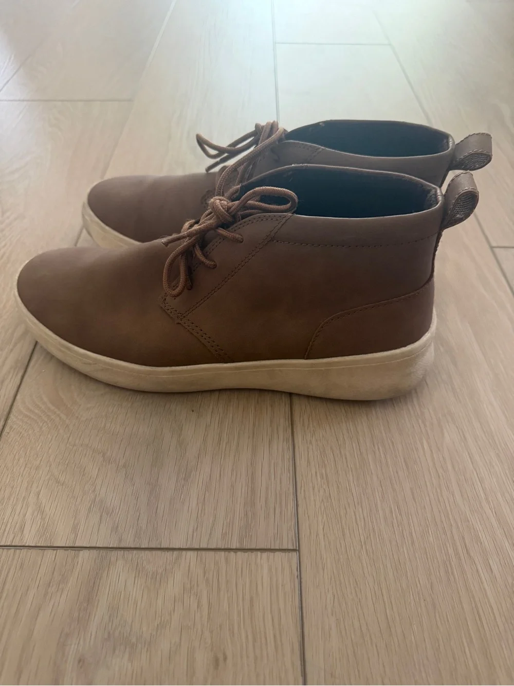 Izod Men's Brown Chukka Boots with White Sole